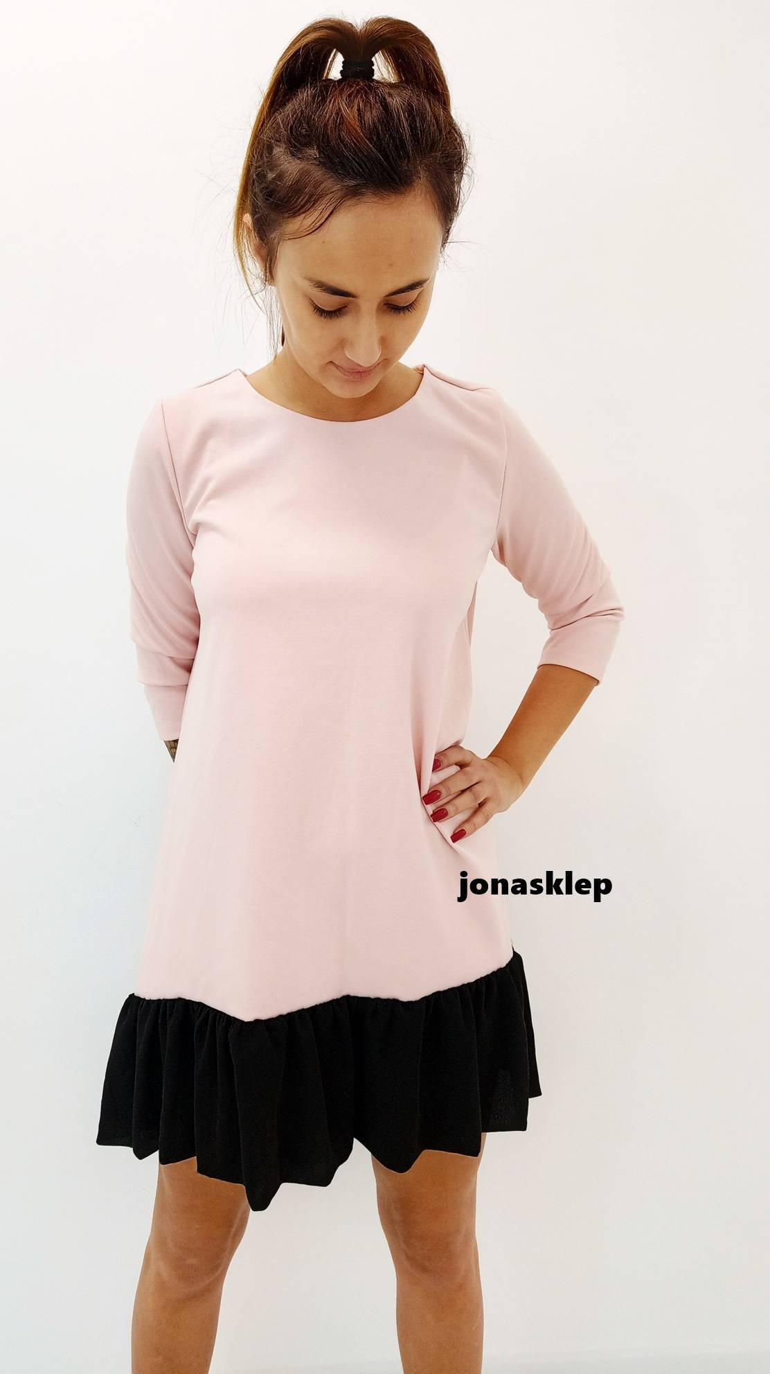 Italy SUBTELNA pudrowa SUKIENKA falbanka