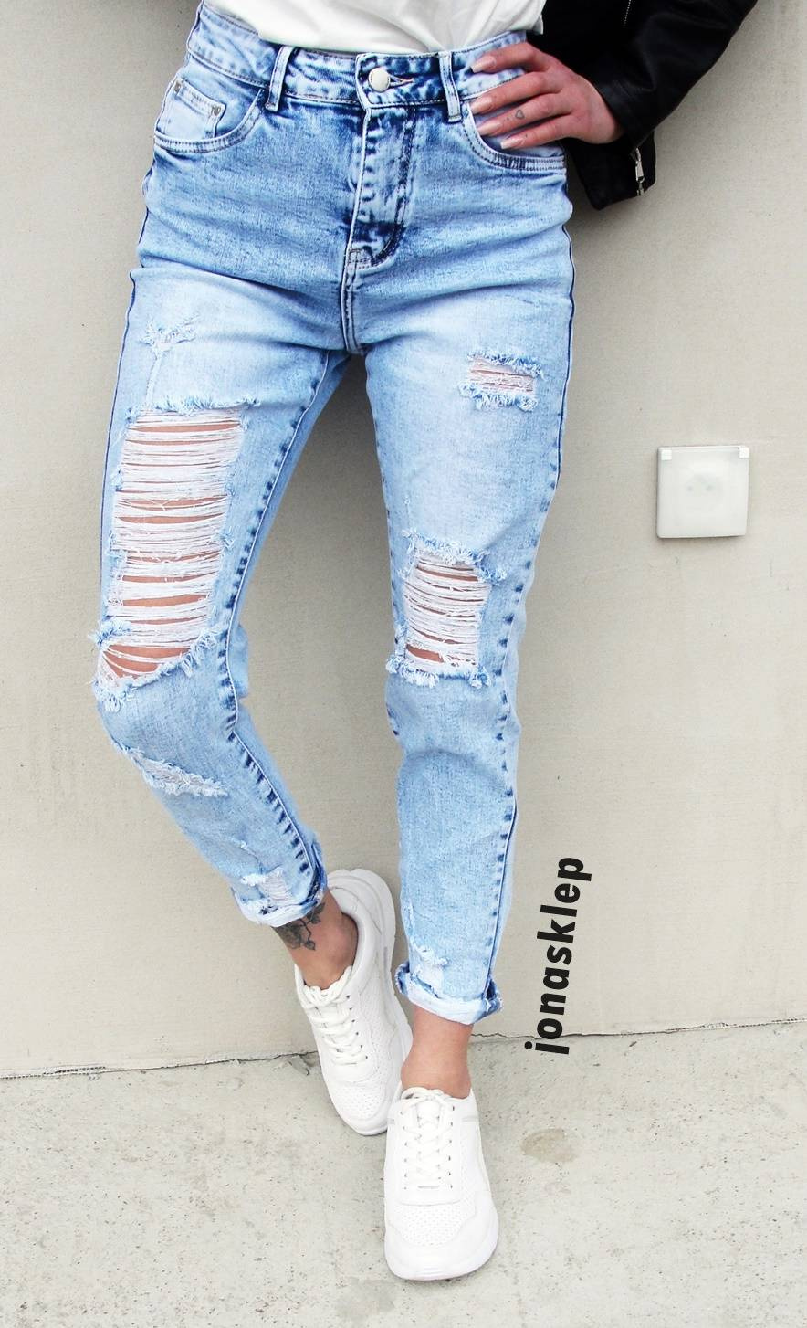 RELAXED MOM FIT JEANS dziury sabrin