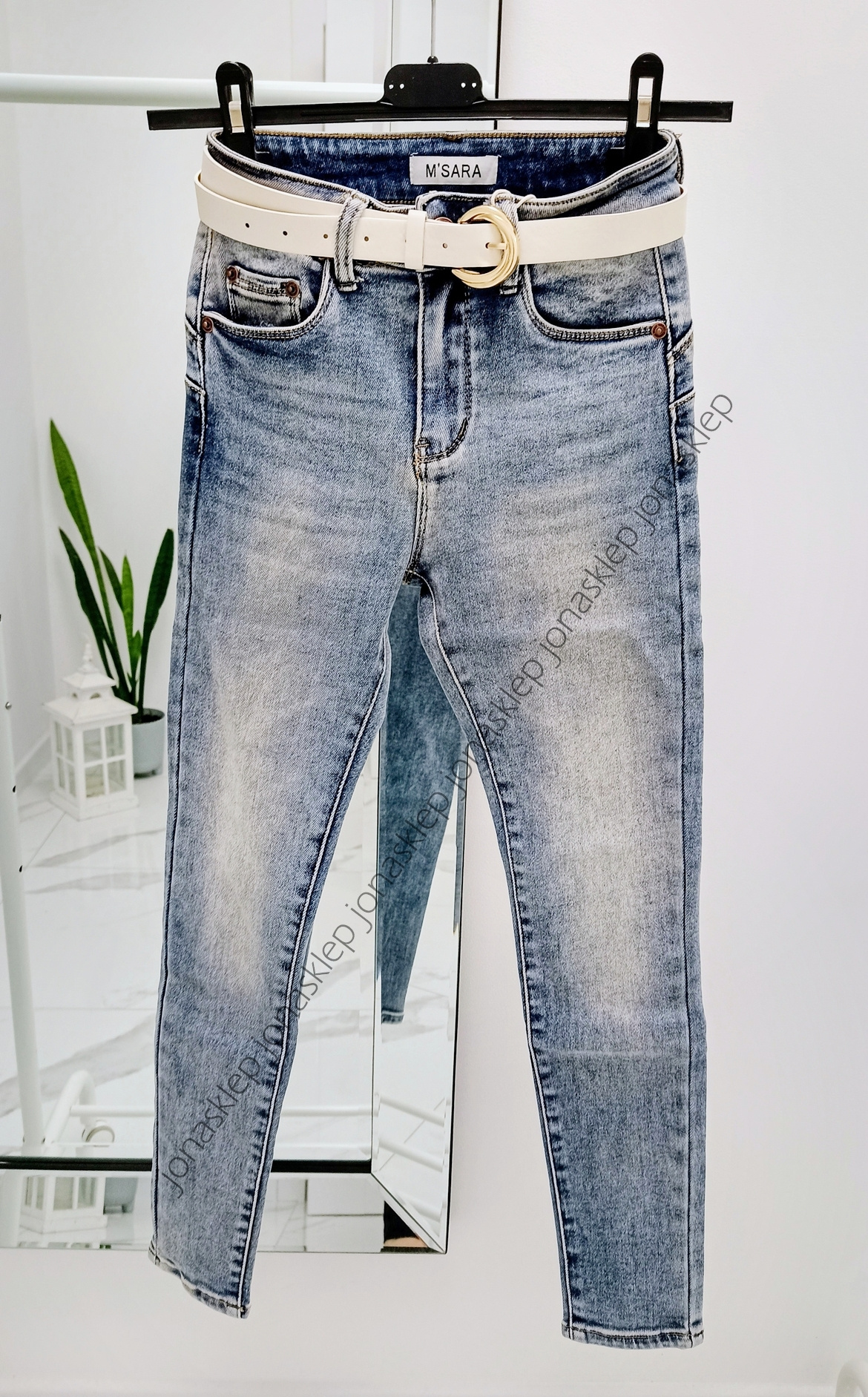 Jeansy damskie PUSH UP casual jasne