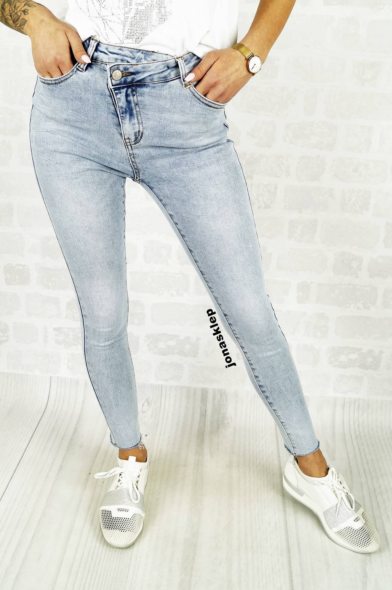 Classic JASNE jeansy ZDOBIONY PAS elegance