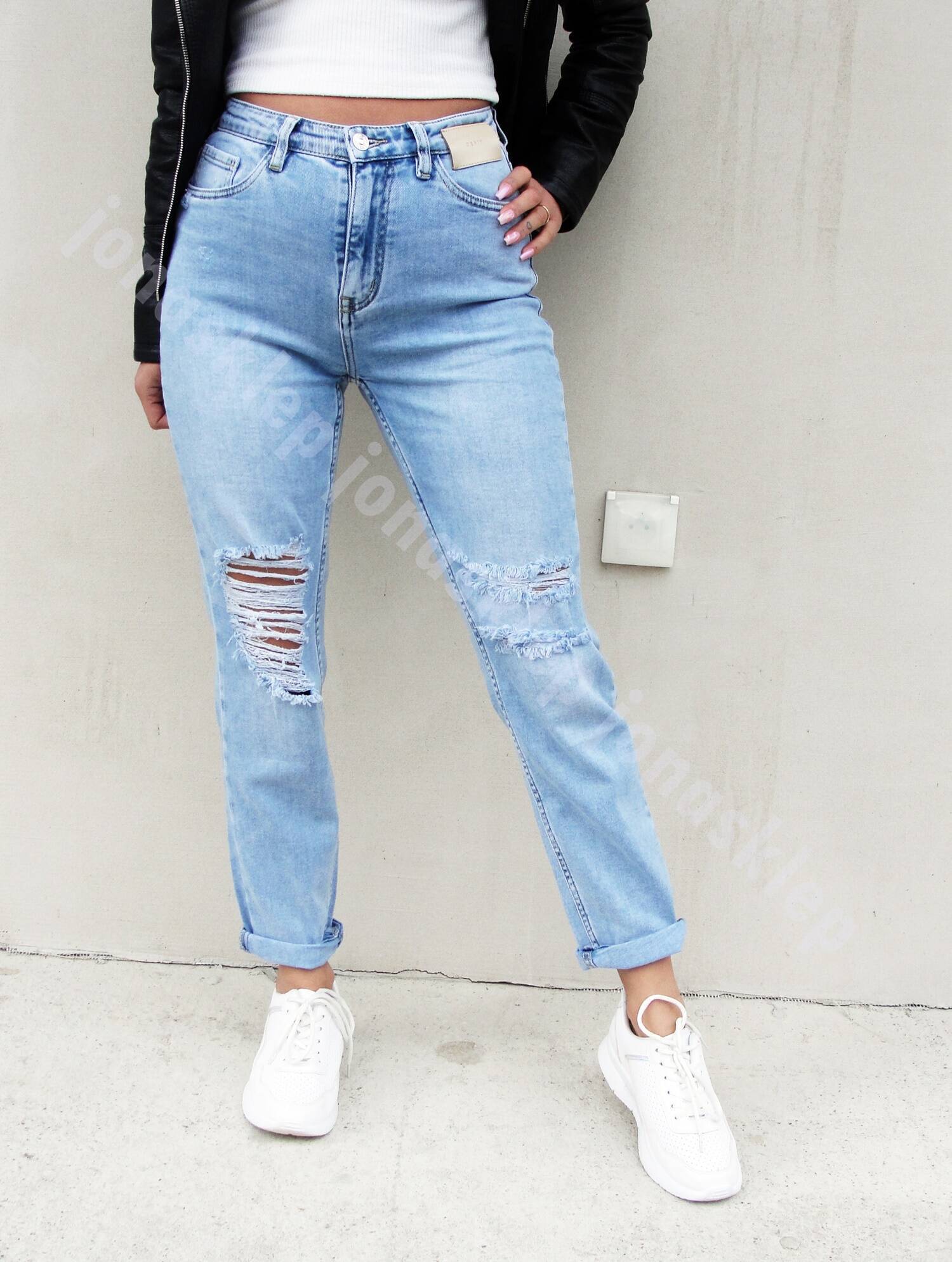 DENIM MOM FIT JASNE JEANSY HOLES